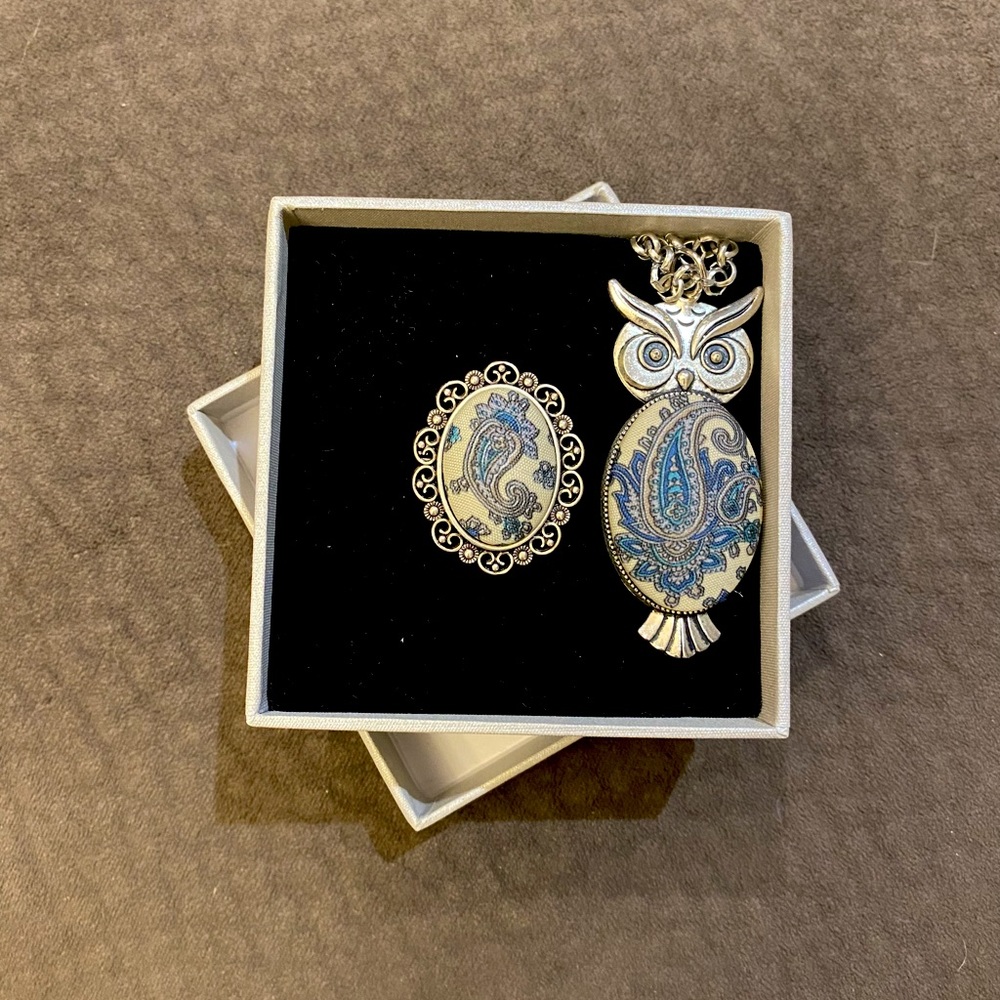 NWOT Adjustable Ring and Owl Necklace Set